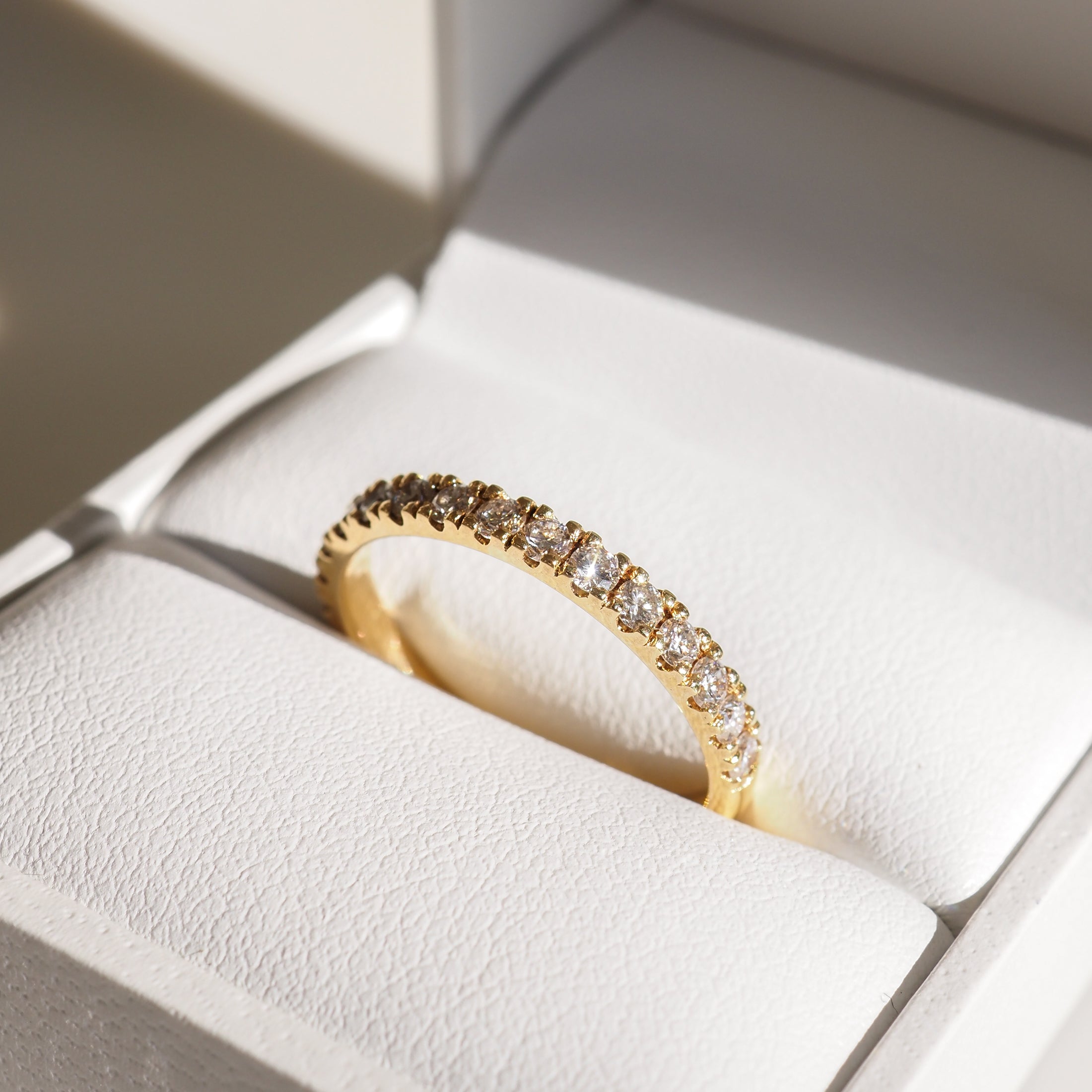 Amaré Ring | Archive Round Diamond Wedding Ring
