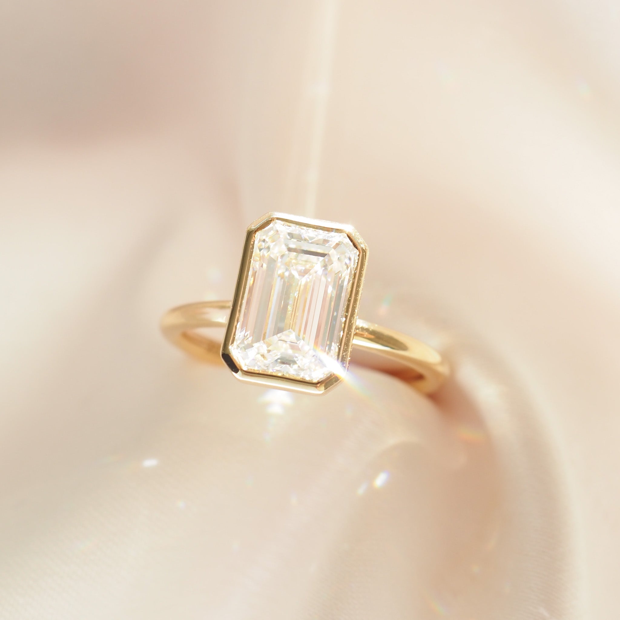 Eira | 2.5ct Emerald Solitaire Lab-Grown Diamond Engagement Ring