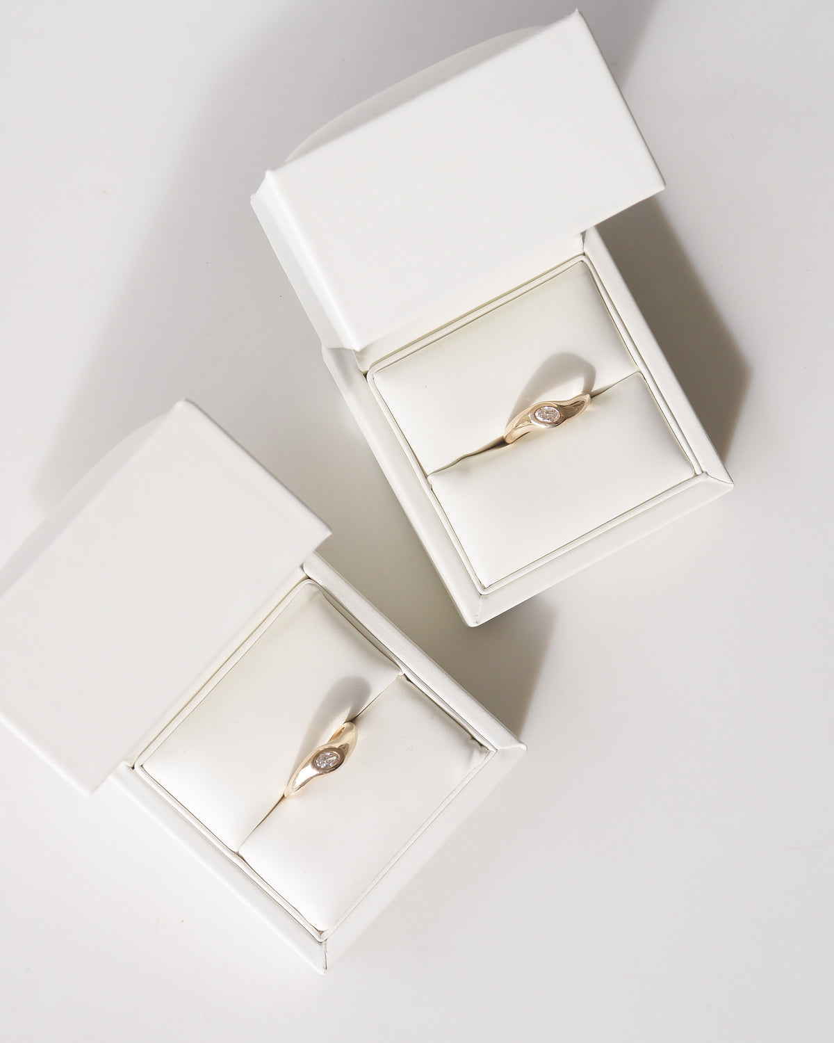 Mini Riva Signet | Oval Lab-Grown Diamond Ring