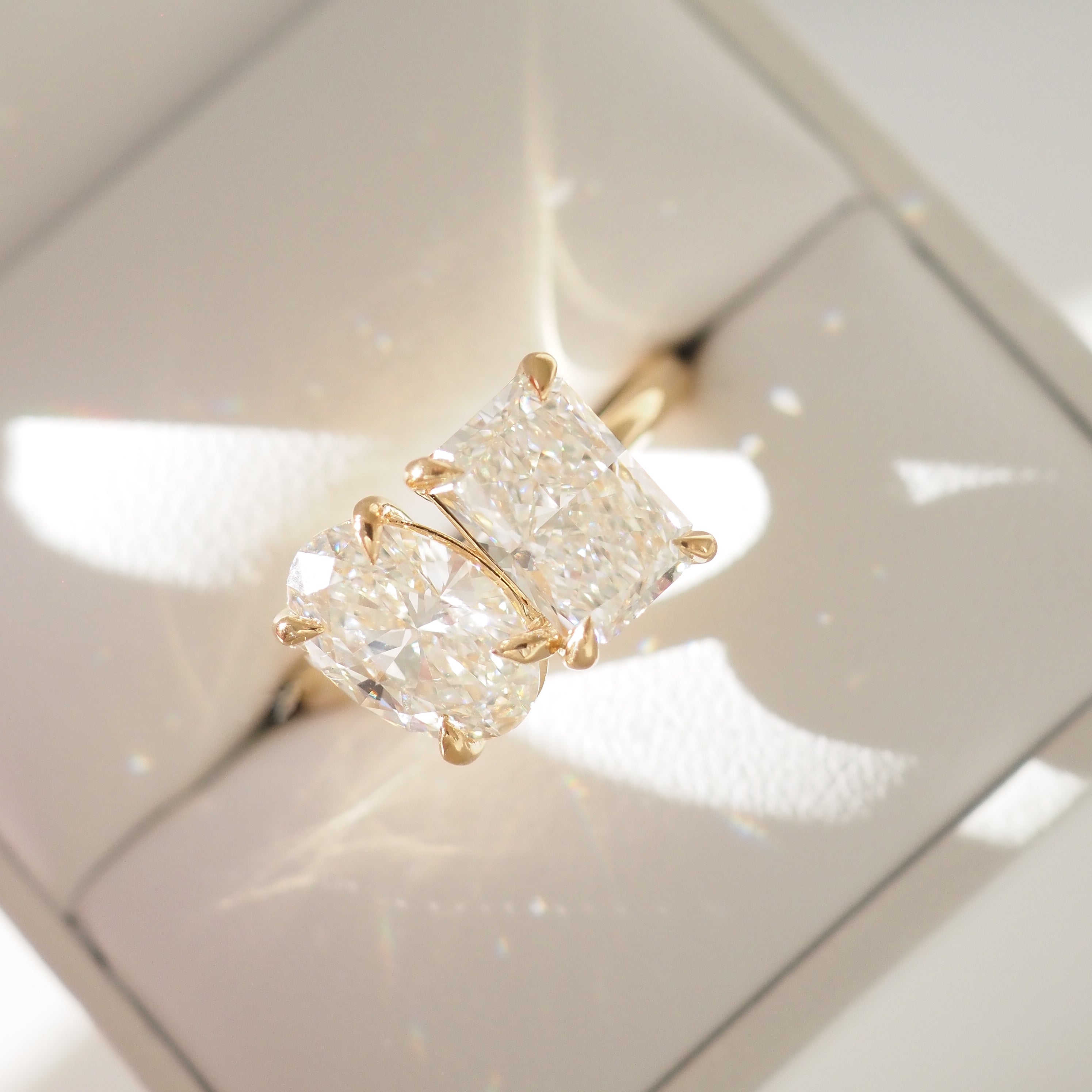 Una | Oval & Radiant Toi et Moi Lab-Grown Diamond Engagement Ring