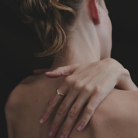 Kate & Kole Yellow Gold Curved Band 