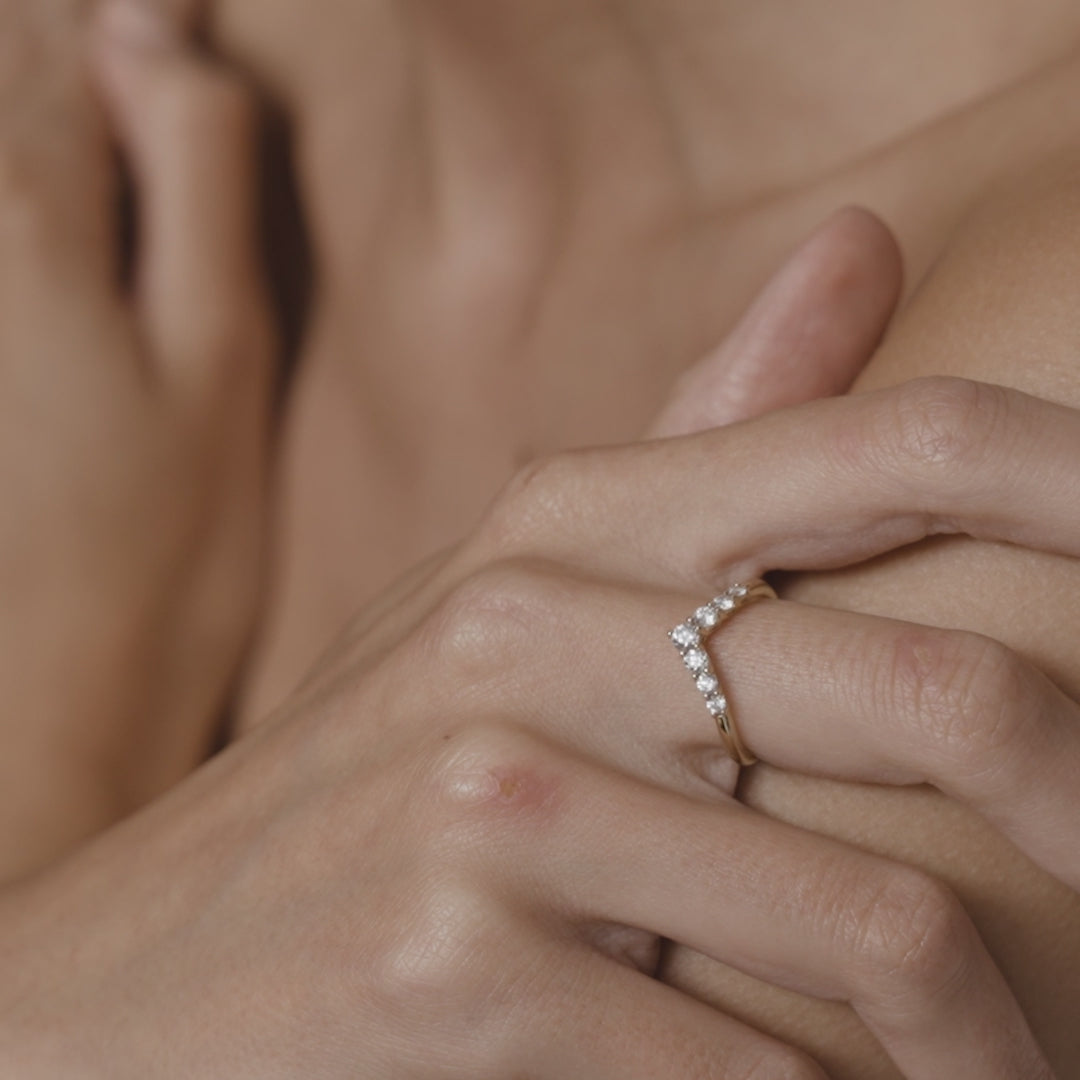 [text overlay: Size: Classic]